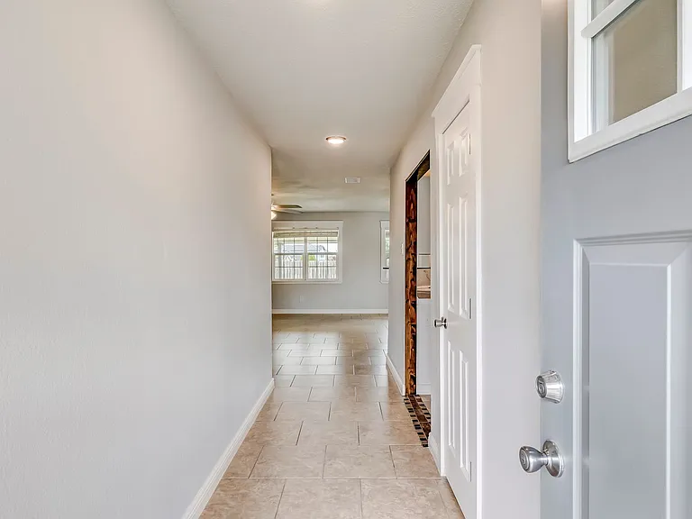 2307 Traverse Dr — Photo 5