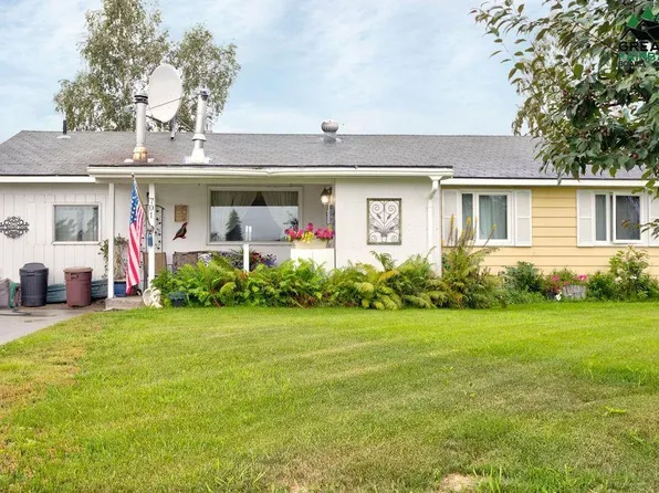 701 Bentley Dr, Fairbanks, AK 99701