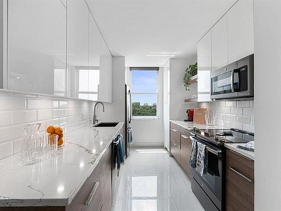 5th image of 1701 S Flagler Dr APT 609