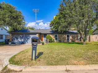 3719 French Wood Dr, Arlington, TX 76016