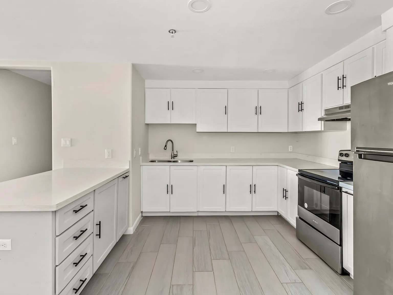 617 East Washington Street — Photo 1