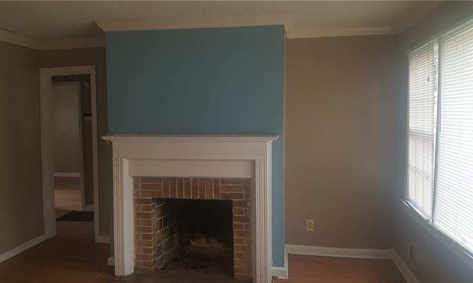 2nd image of 224 W Lake Ave NW