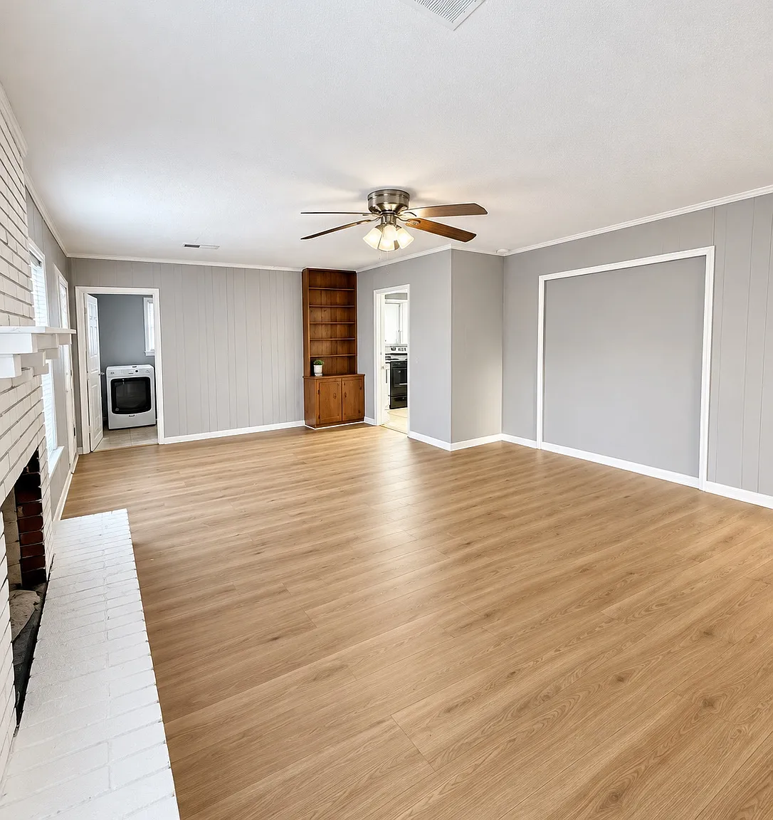 3 bed, 1.5 bath, 1800 sqft, $1,300 — Photo 4