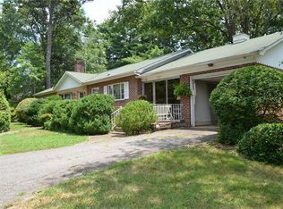 1365 33rd St SW, Hickory, NC 28602