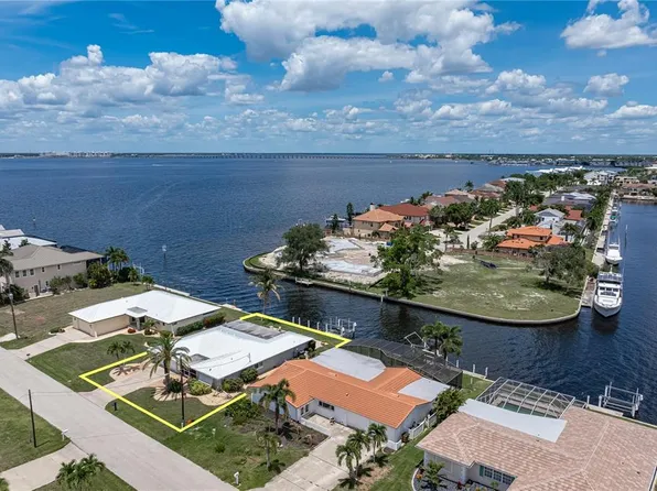 2211 Palm Tree Dr, Punta Gorda, FL 33950