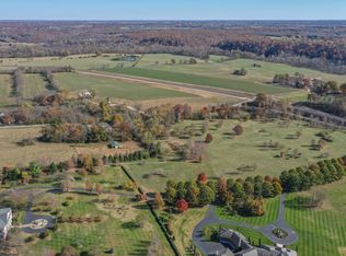 5250 E Crown Park Ln, Springfield, MO 65809