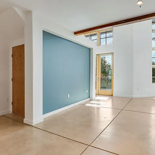 Double glass doors to the balcony of Loft 3202