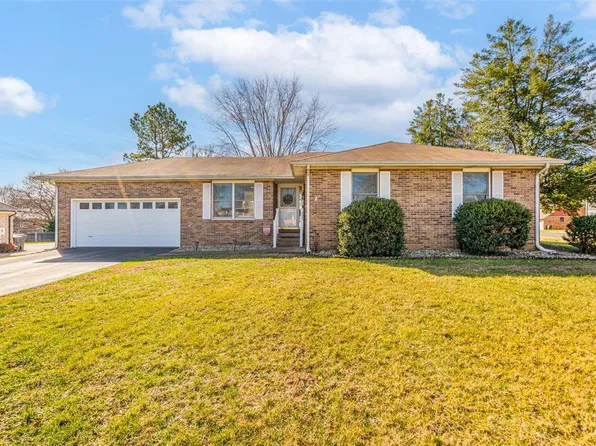 1571 Normandy Way, Bowling Green, KY 42103