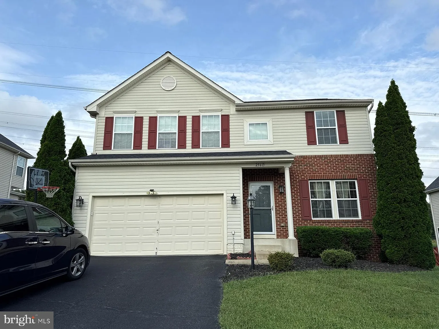 4 bed, 3.5 bath, 3360 sqft, $3,999 — Photo 2