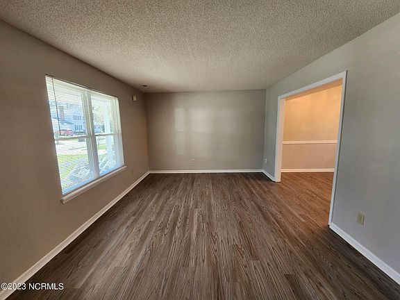 5th image of 207 Audubon Dr