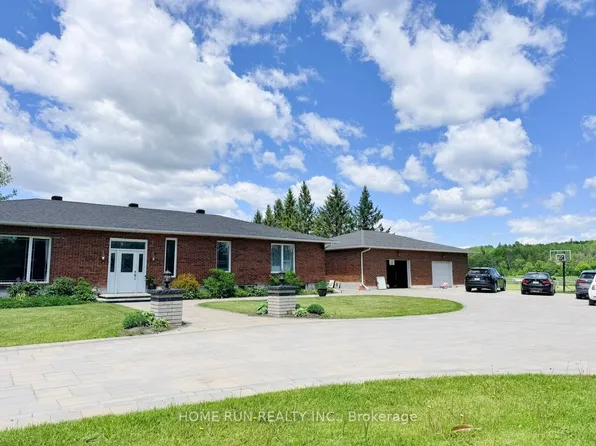 5705 Flag Station Rd, Ottawa, ON K4M 1B4