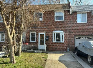 213 Glen Cove Rd, Darby, PA 19023