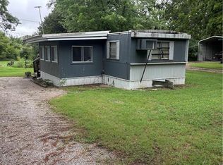 18478 McKinley Lake Rd, Parsons, KS 67357