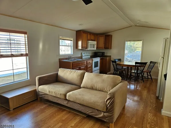 14 1st St, Wayne Twp., NJ 07470