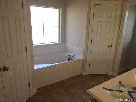 3rd image of 2528 Brookhaven Dr