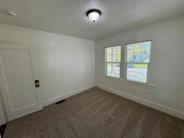 1165 Hood St NE — Photo 16