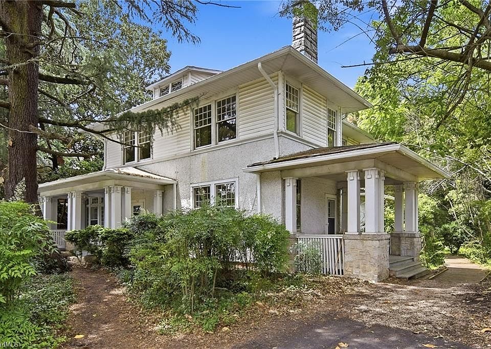 1st image of 707 Summit St