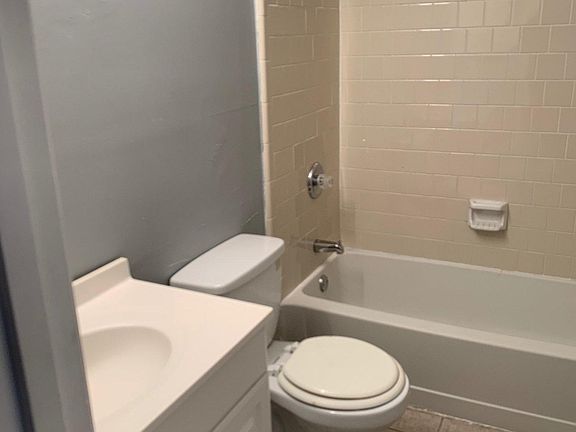 3rd image of 6598 Wellington Sq