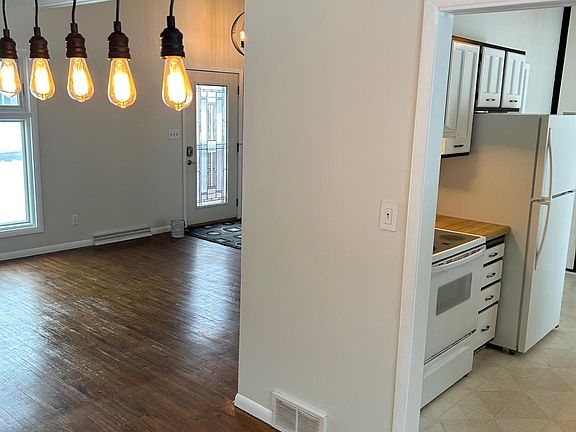 5th image of 2366 Oak Ln