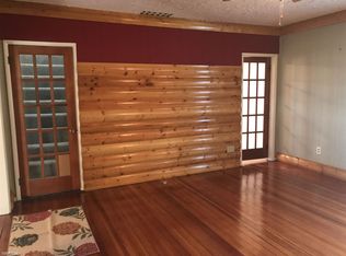 9105 E 1st St, Newton, KS 67114