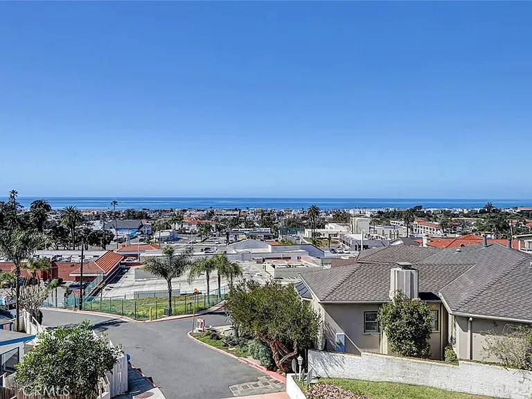 867 Aubrey Ct #2 — Photo 38