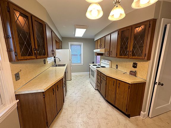 5th image of 710 Parkway Dr