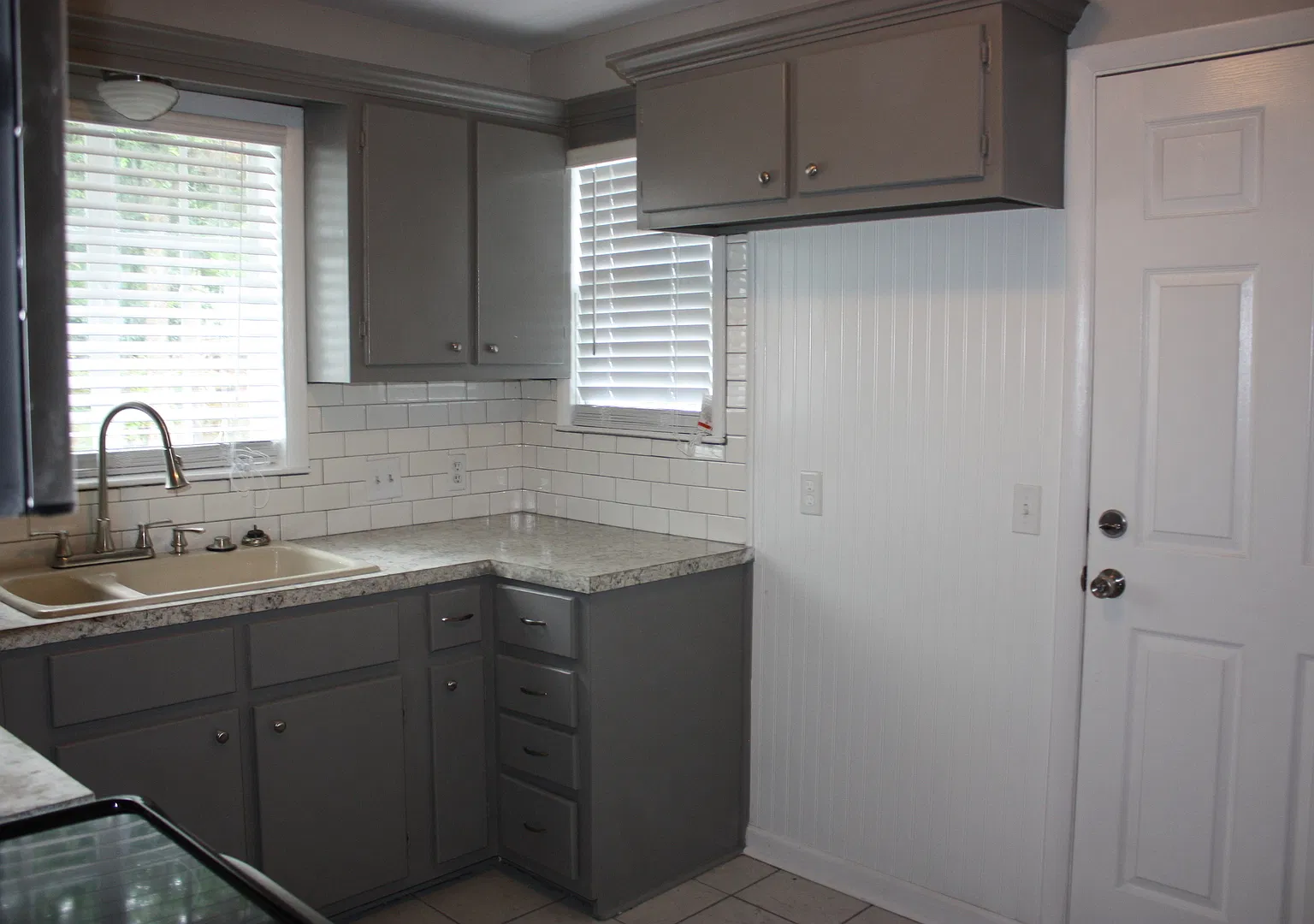 Darling 2 bed plus flex space in the heart of Brookside! — Photo 4