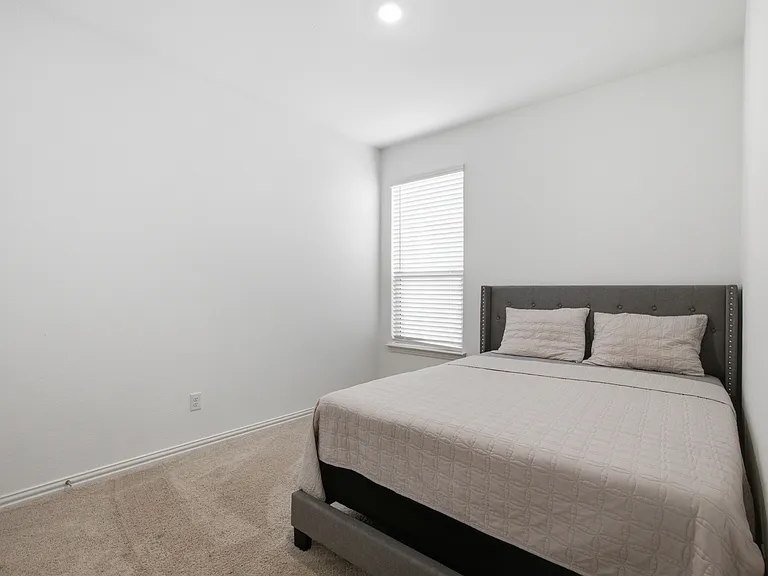 1121 Western Yarrow Ave — Photo 7