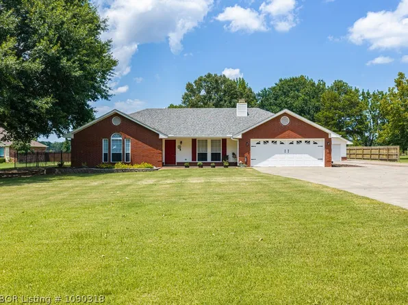 1702 Nixon Rd, Lavaca, AR 72941