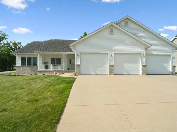 4118 Paradise Ct NW, Cedar Rapids, IA 52405