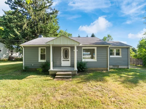 209 Claridon Rd, Chardon, OH 44024