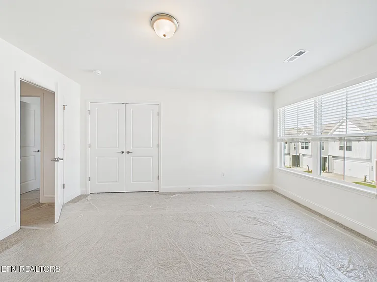 1729 Lateglow Way — Photo 38