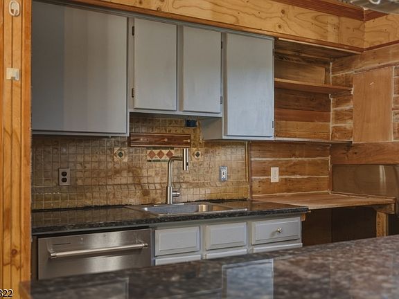 4th image of 51 Zinnia Dr