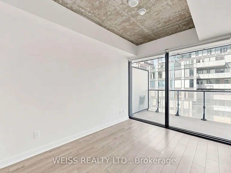185 Roehampton Ave #520 — Photo 16