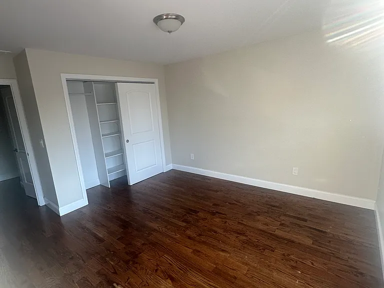 528 Naugatuck Ave — Photo 3
