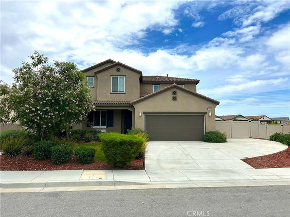 1136 Poinsettia Cir, Calimesa, CA 92320