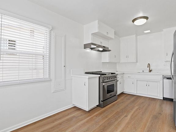 3rd image of 1121 California Ave APT 7