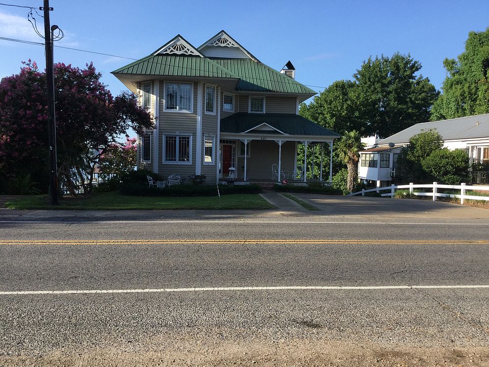 1st image of 440 E Main St