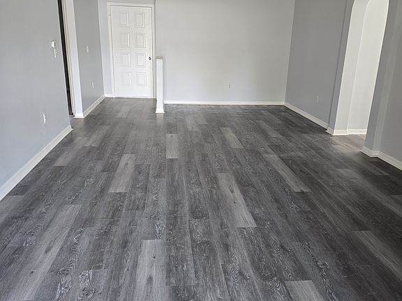 3rd image of 3126 Pine Top Dr