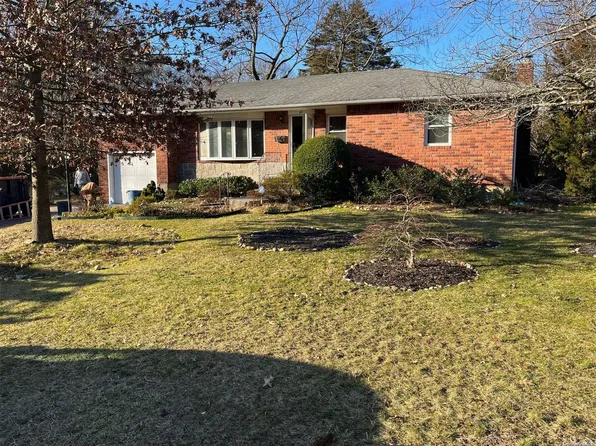 21 Franklin Drive, Smithtown, NY 11787