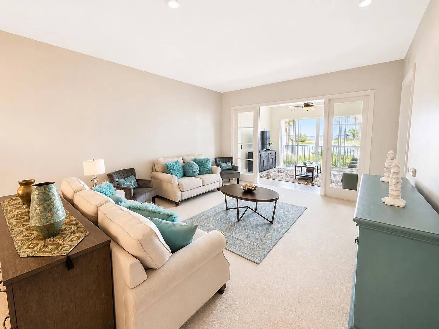 2 bed, 2.0 bath, 1989 sqft, $2,500 — Photo 3