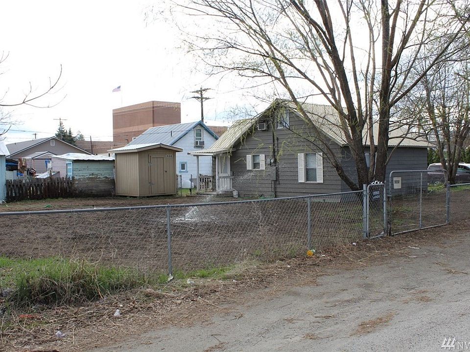1st image of 418 Central Ave W