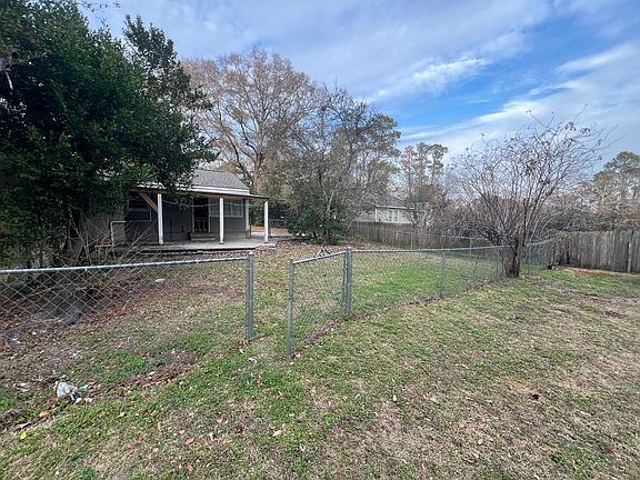 3rd image of 208 Vista Cir
