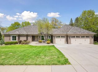 10752 Mount Curve Rd, Eden Prairie, MN 55347