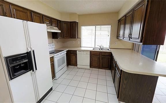 5th image of 2717 Holy Cross Ln