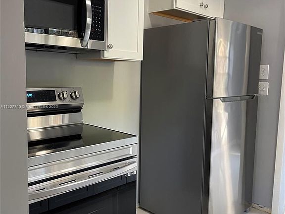 4th image of 1800 Normandy Dr #2
