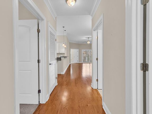 3rd image of 48 Mingo Dr. #3-E