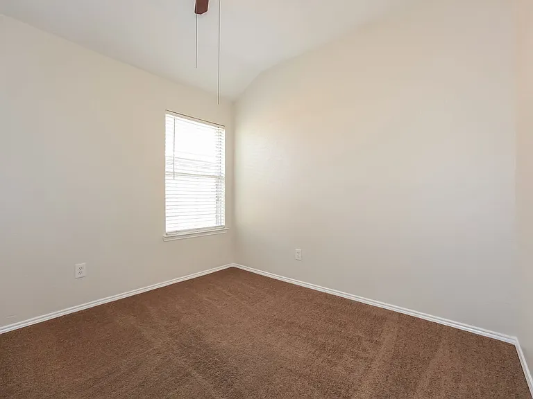 773 Silverbrook Dr — Photo 12