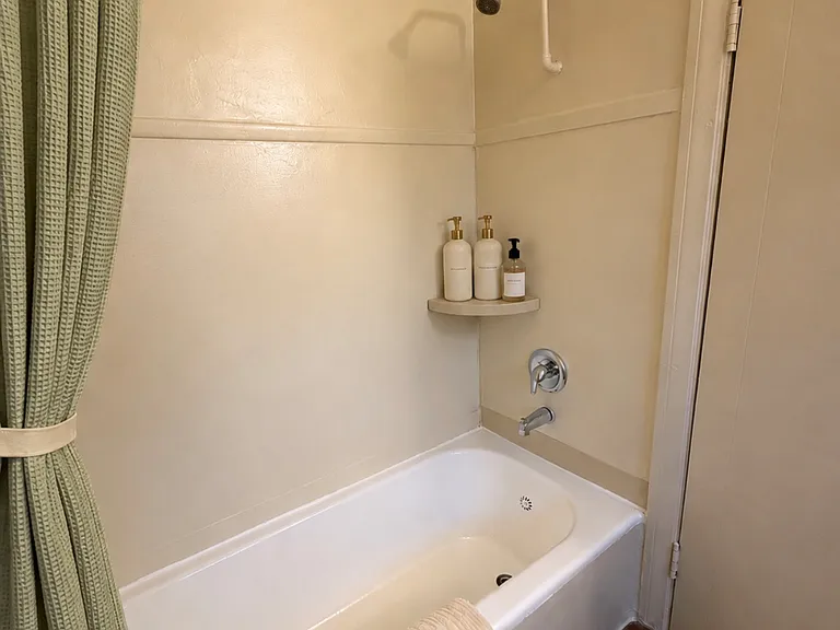 65 N Parkwood Ave — Photo 10
