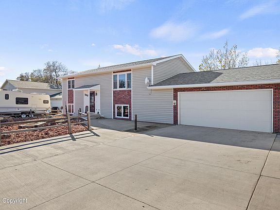3rd image of 322 Willow Creek Dr